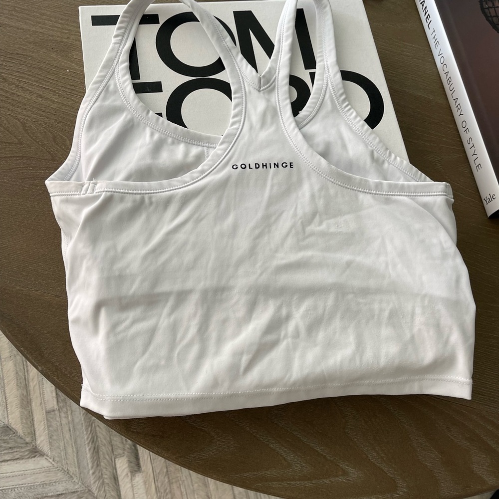 Gold hinge tank medium